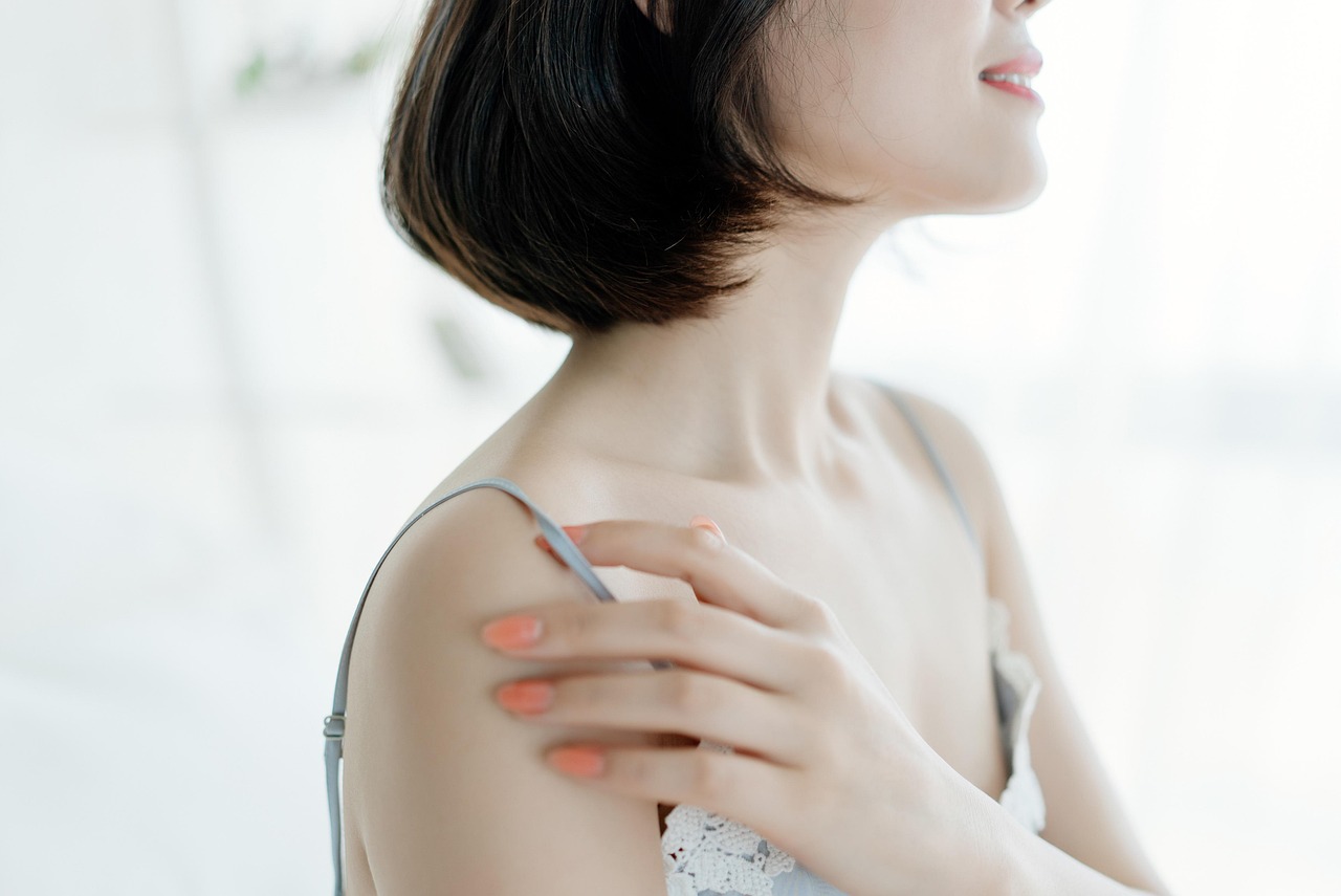 深度剖析自杀女明星背后的原因与影响，探寻悲剧背后的真相与启示