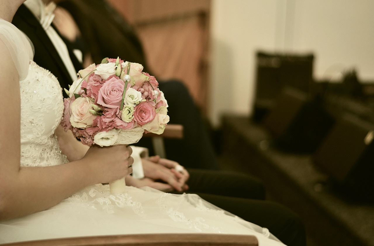 最新婚礼主持词大全精选，浪漫婚礼主持词集锦