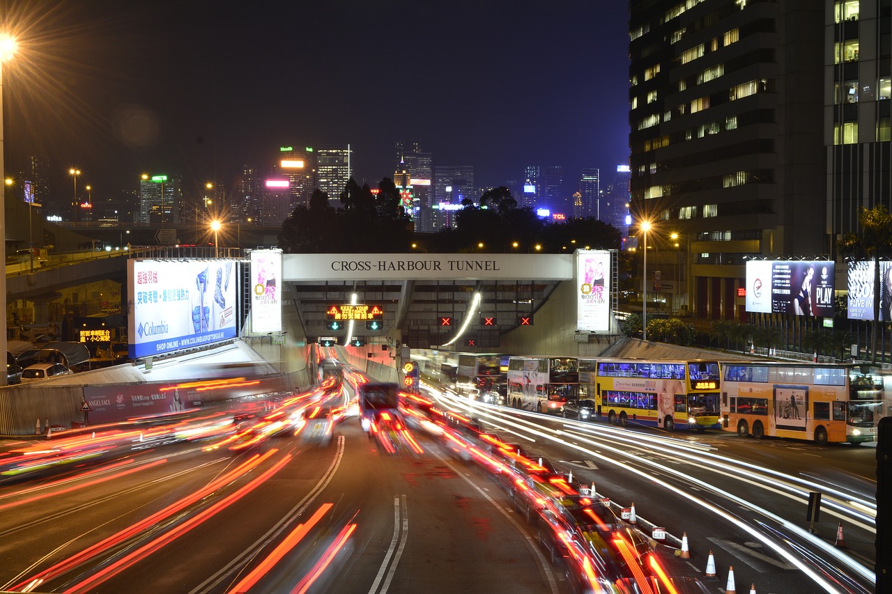 隧道交通事故最新报道，事故原因分析与预防措施探讨