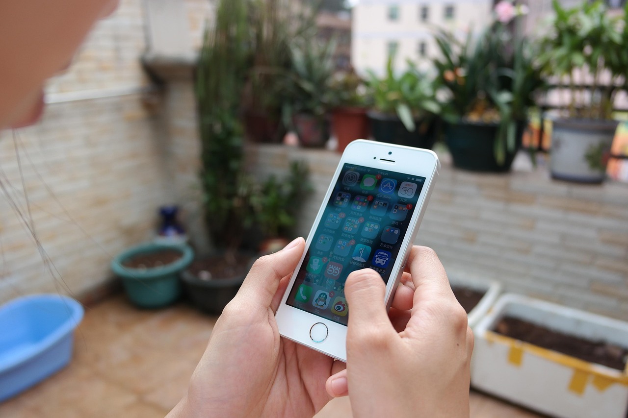 iPhone 5s上市，革新科技与用户体验的新里程碑