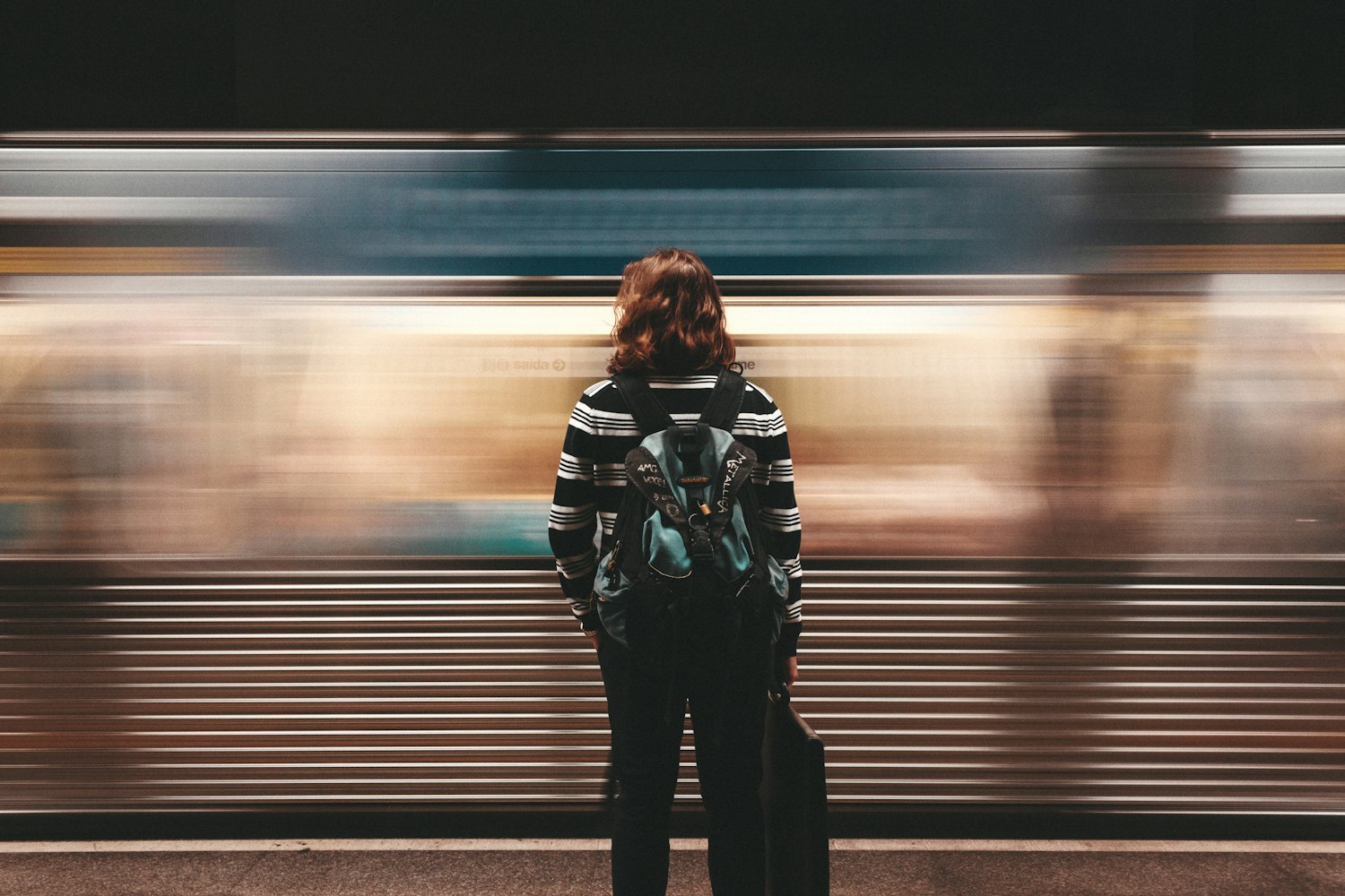 光影世界的探索之旅，咪咪电影的魅力探索