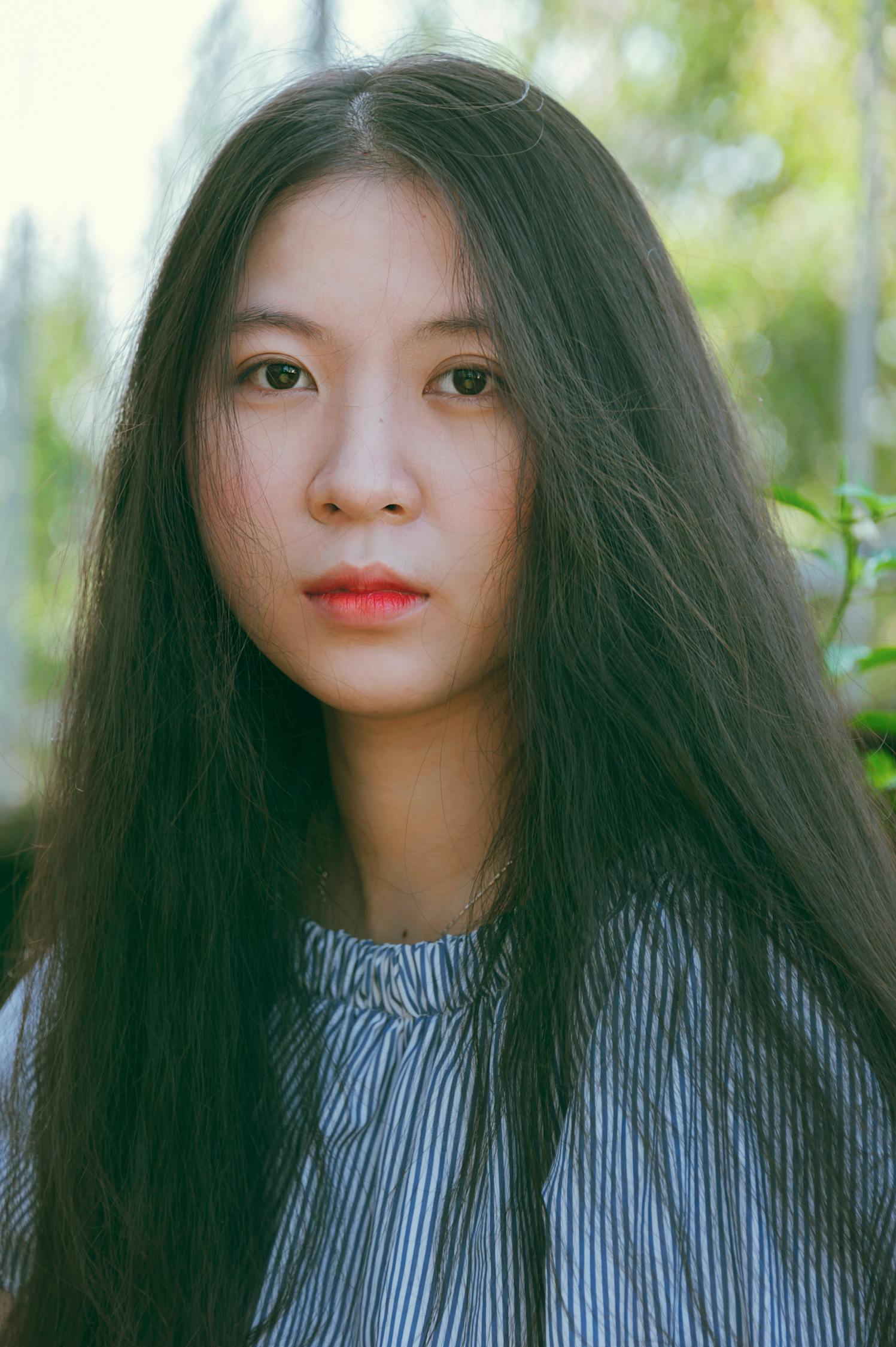 岁月赋予的魅力，年长女演员的坚韧不拔精神与独特魅力展现