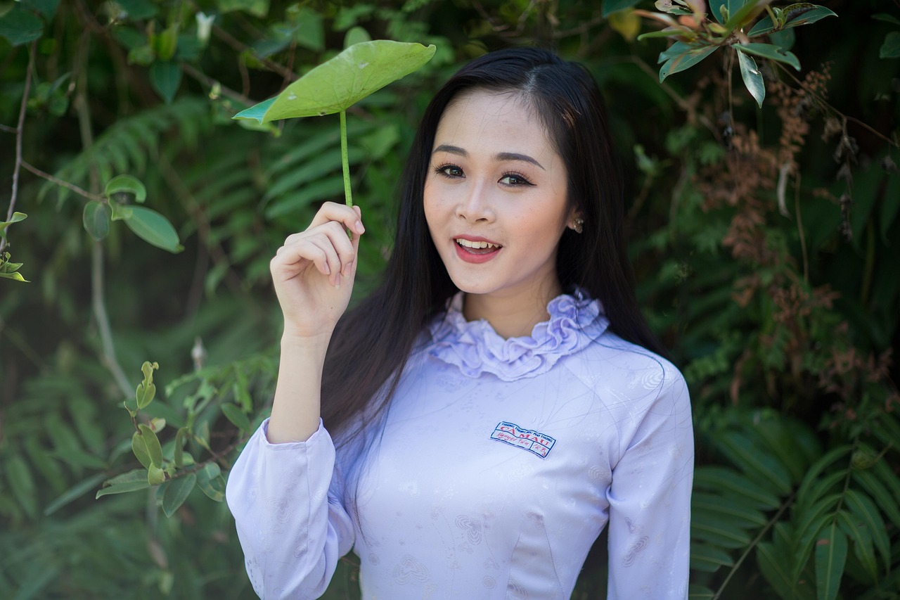 海清短发造型重塑时尚魅力，新典范展现眼前！