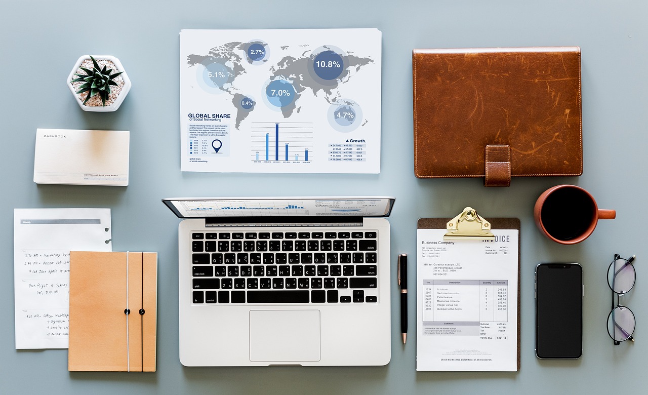 液晶电视与激光电视对比,技术、性能与体验的综合比较,哪个更好?