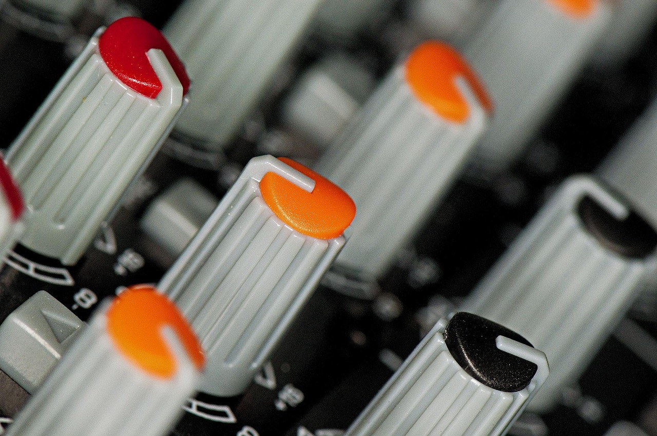 真空镀膜设备行业领军者的崛起与挑战,上市公司的发展之路