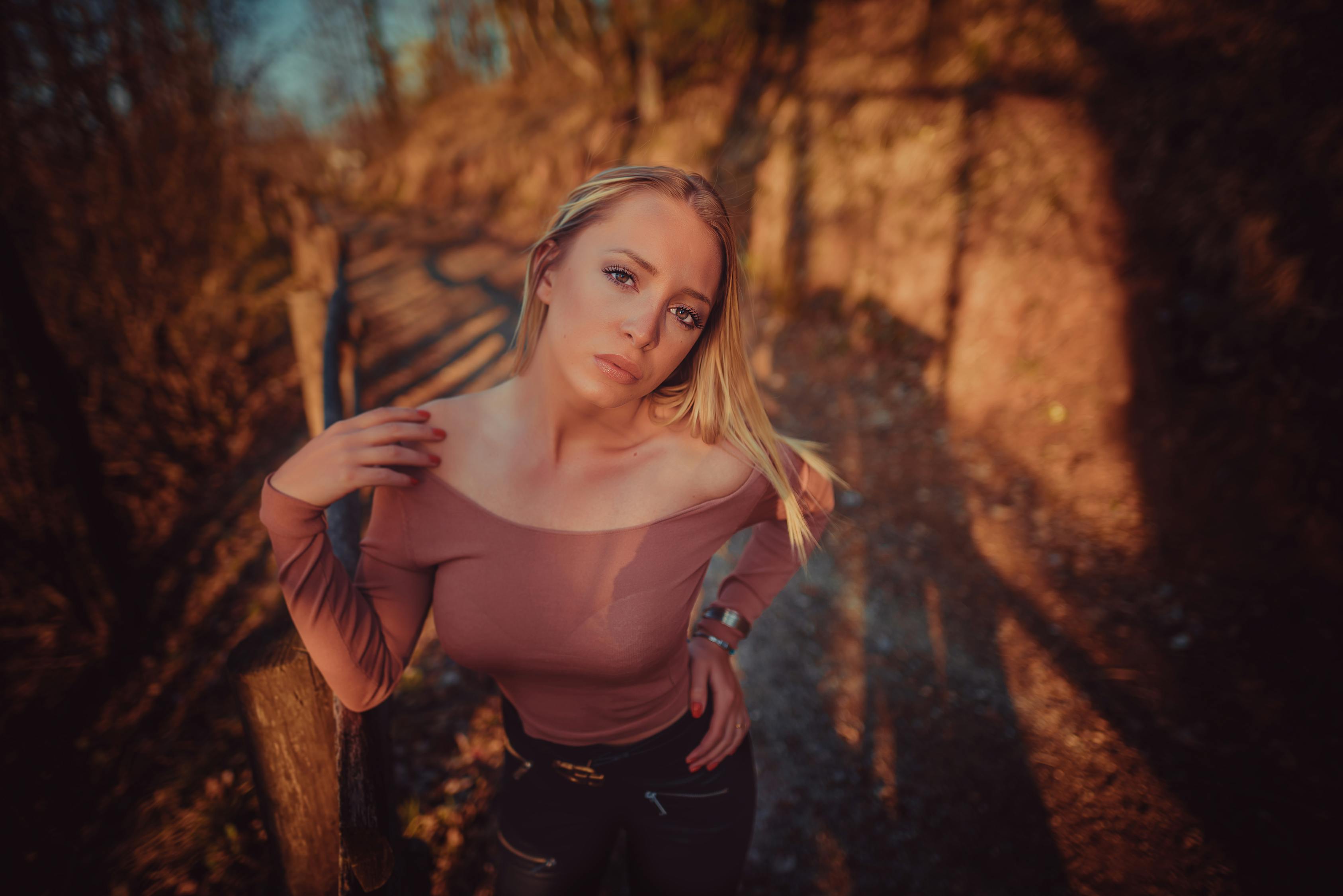 动漫世界中的迷人白发男子角色盘点