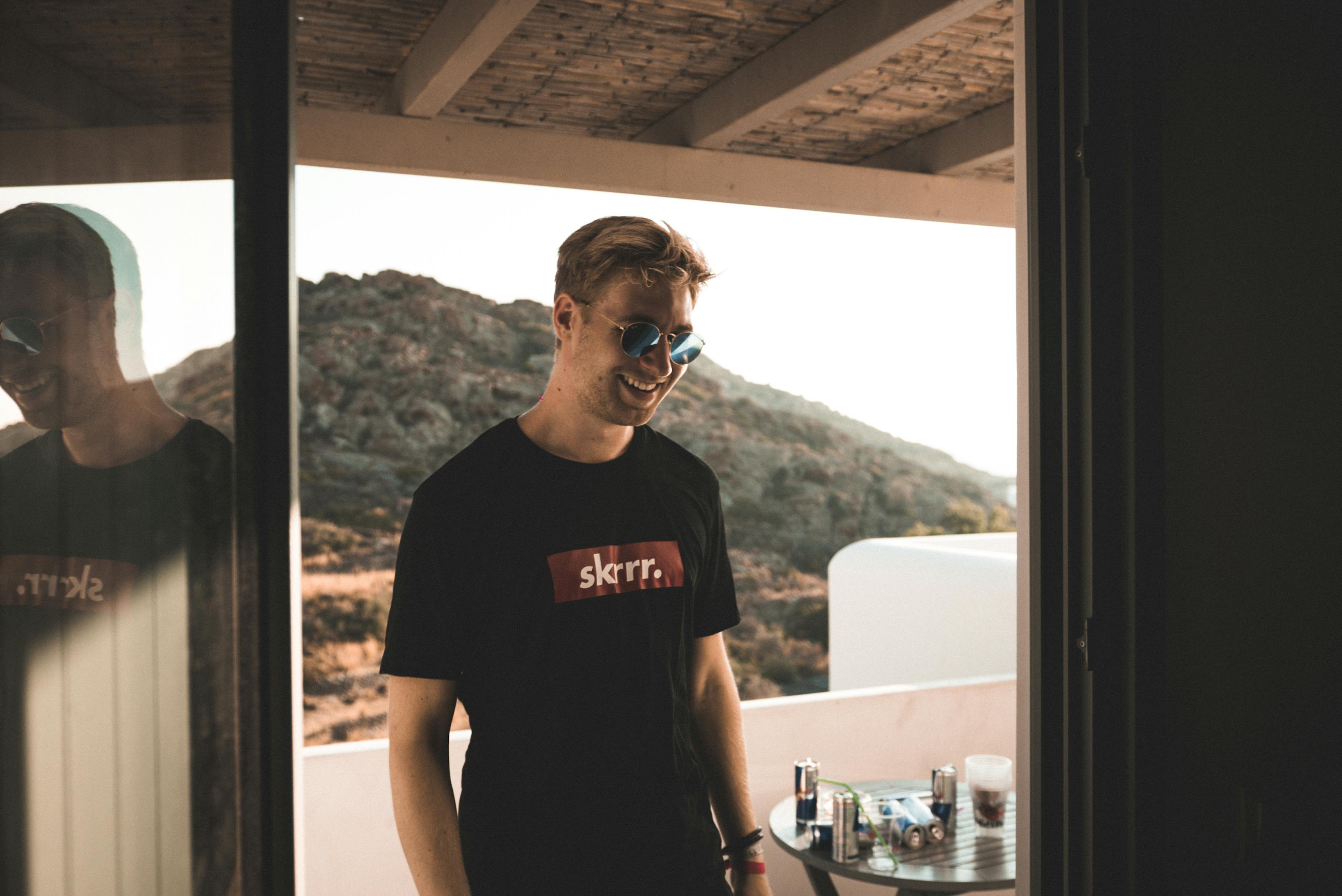 男明星尴尬瞬间回顾，令人忍俊不禁的尴尬时刻