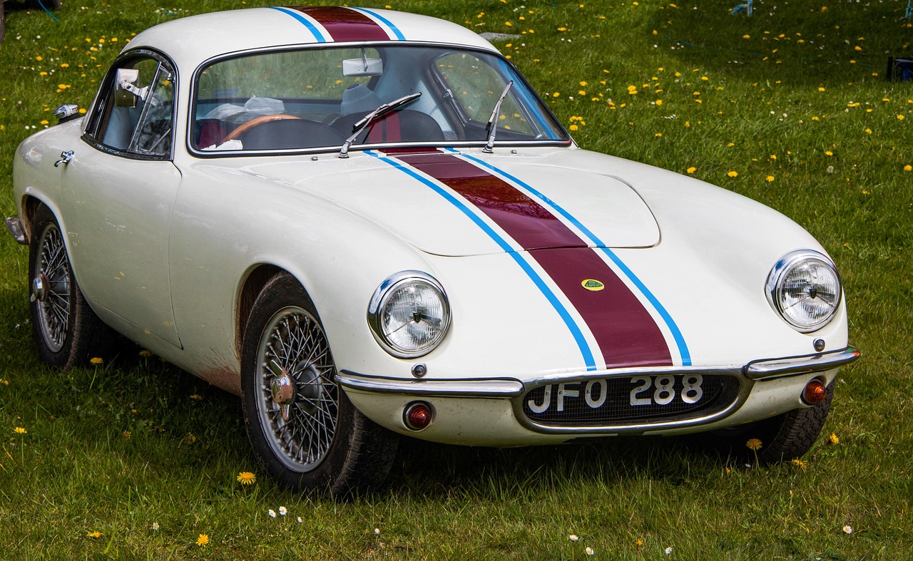 速度与激情的较量，开车比赛热血沸腾时刻