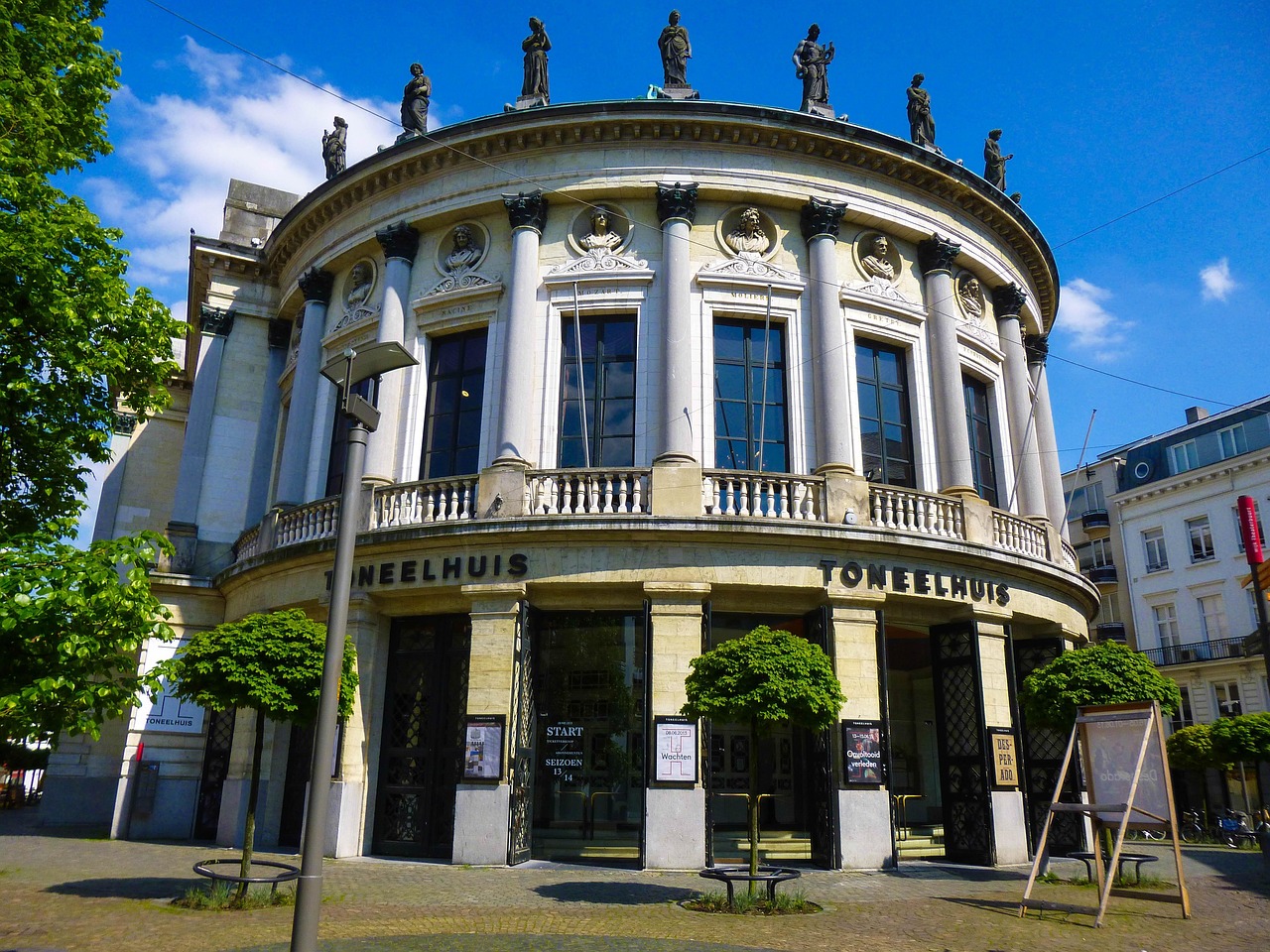 新加坡应对新冠肺炎挑战的全面解析与最新动态