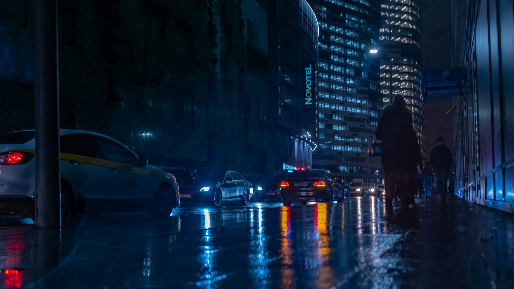 茵成钢最新动态引领行业创新,塑造未来建筑美学新篇章