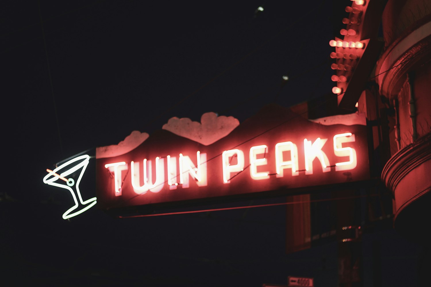 精选最新QQ壁纸大全,美轮美奂图片背景大放送