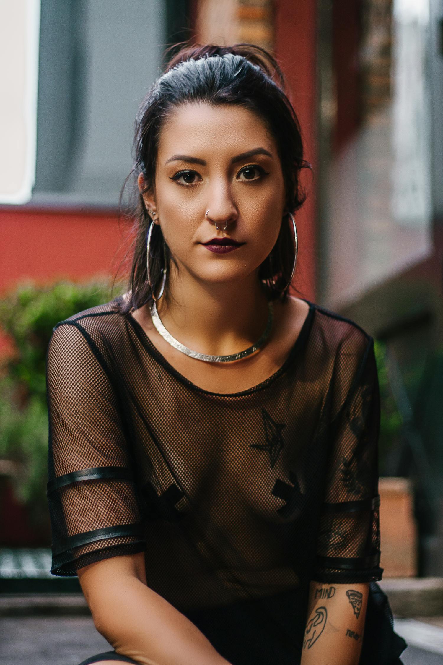 马伊俐短发造型新照亮相，时尚魅力升级，展现独特魅力风采