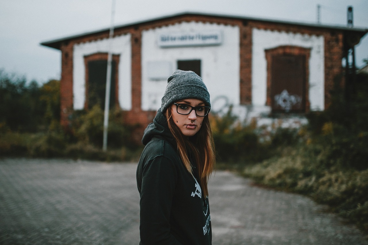 揭露性侵明星黑暗面,呼唤正义之声