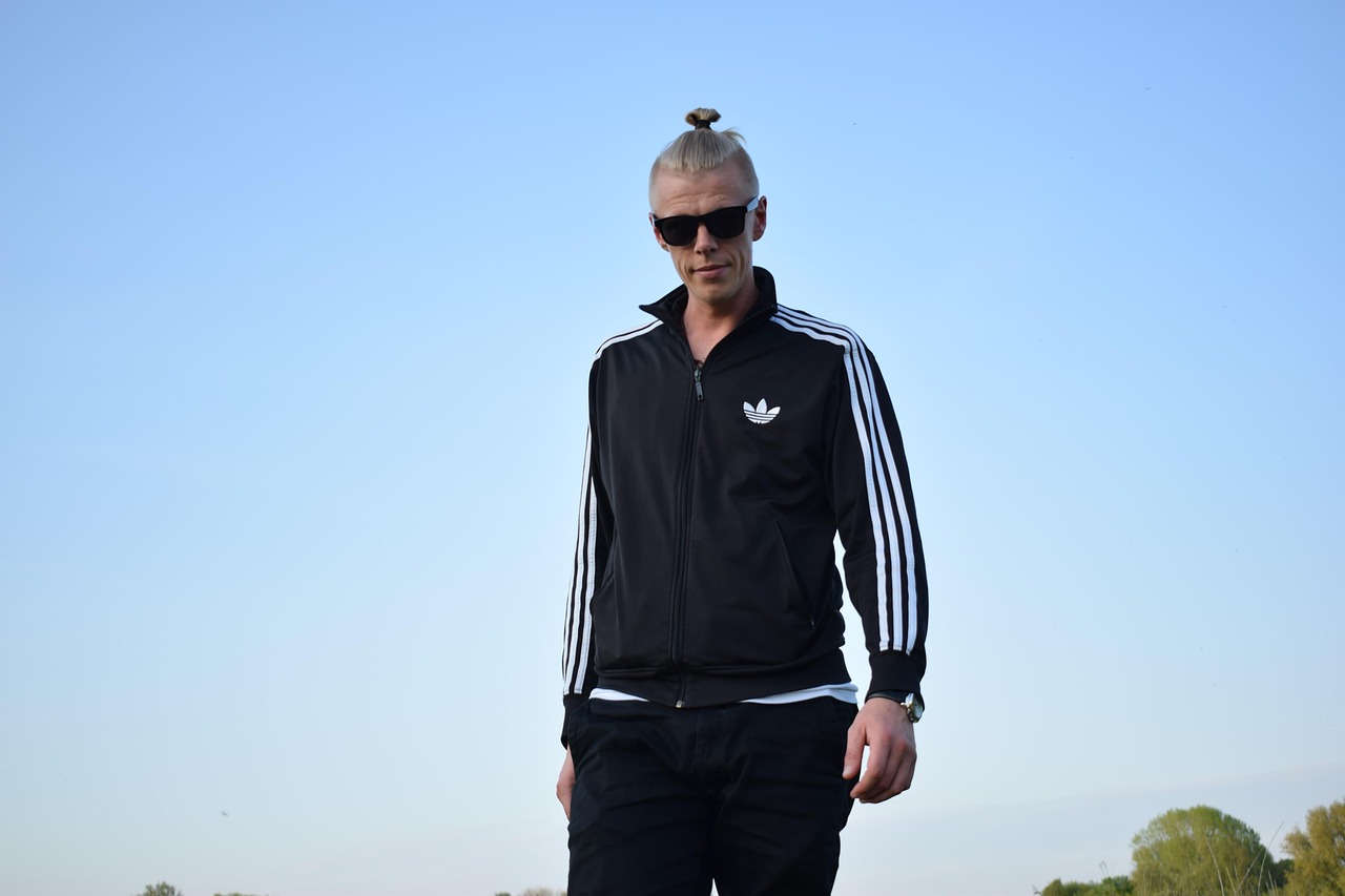 丁健演员，演艺之路的闪耀之星