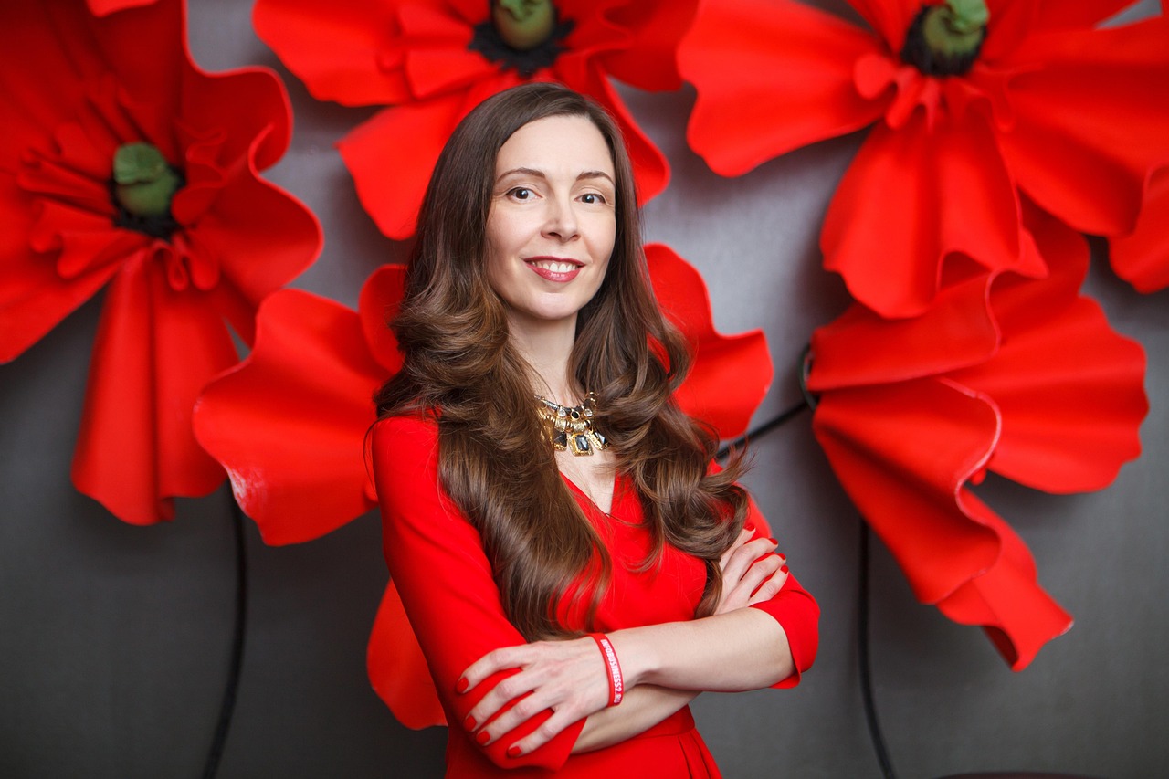 毛晓彤最新造型,时尚魅力与个性的完美融合亮相惊艳众人!