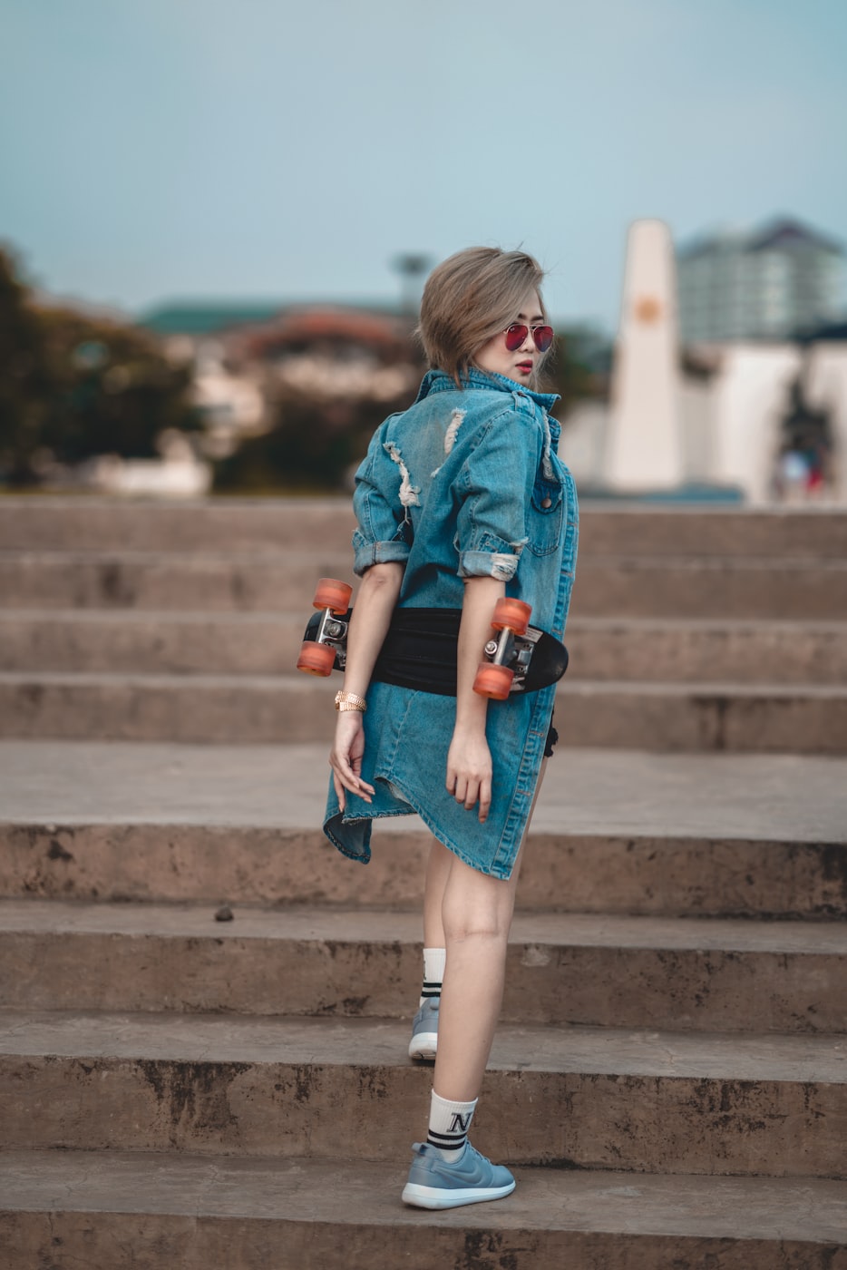 女明星时尚潮流引领,同款衣物大热追捧