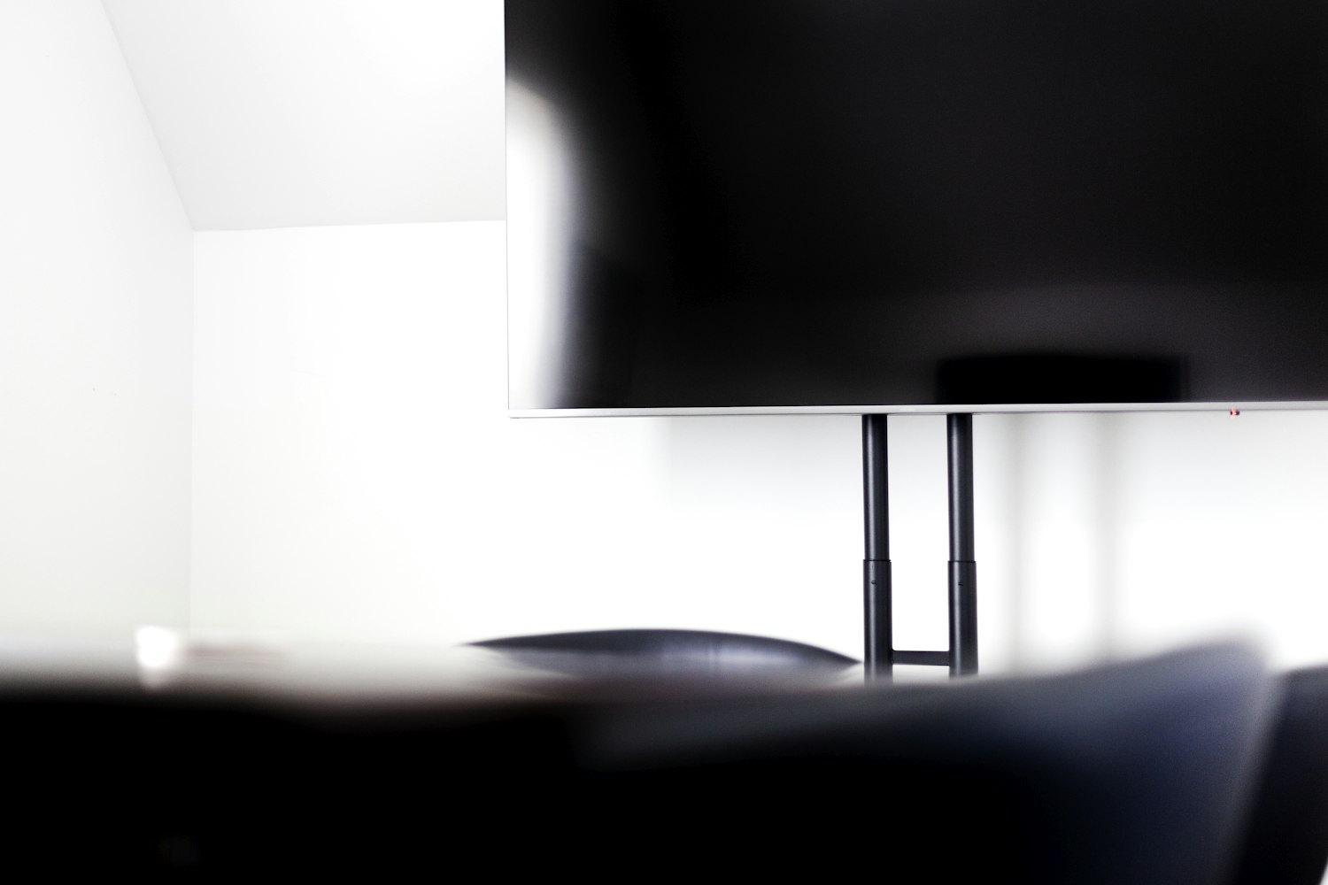 最新潮流电视背景墙设计,时尚家居空间的艺术品打造