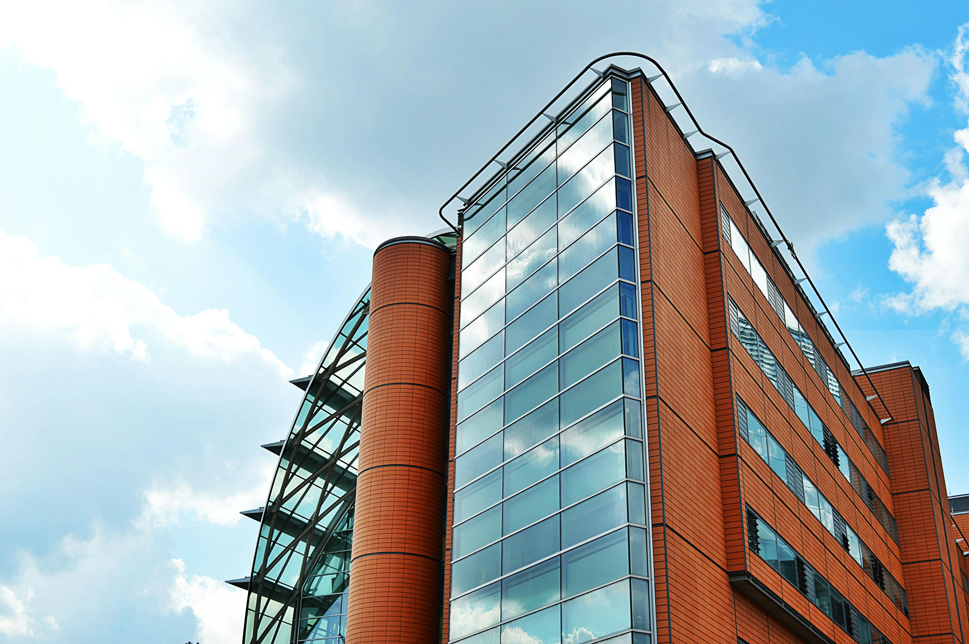 鲁华泓锦引领行业变革,铸就卓越未来,最新消息揭秘