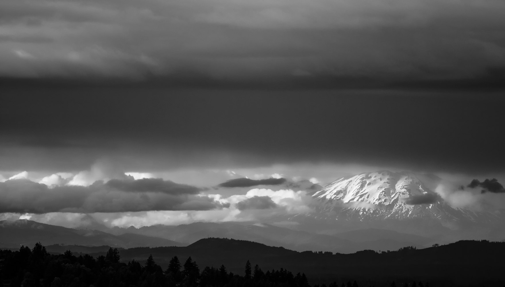 情感深度与视觉艺术的交融，伤心动漫男图片赏析
