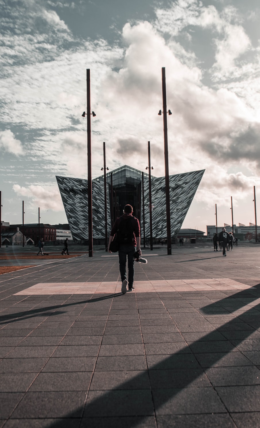 新三板与上市,企业成长的双翼之路