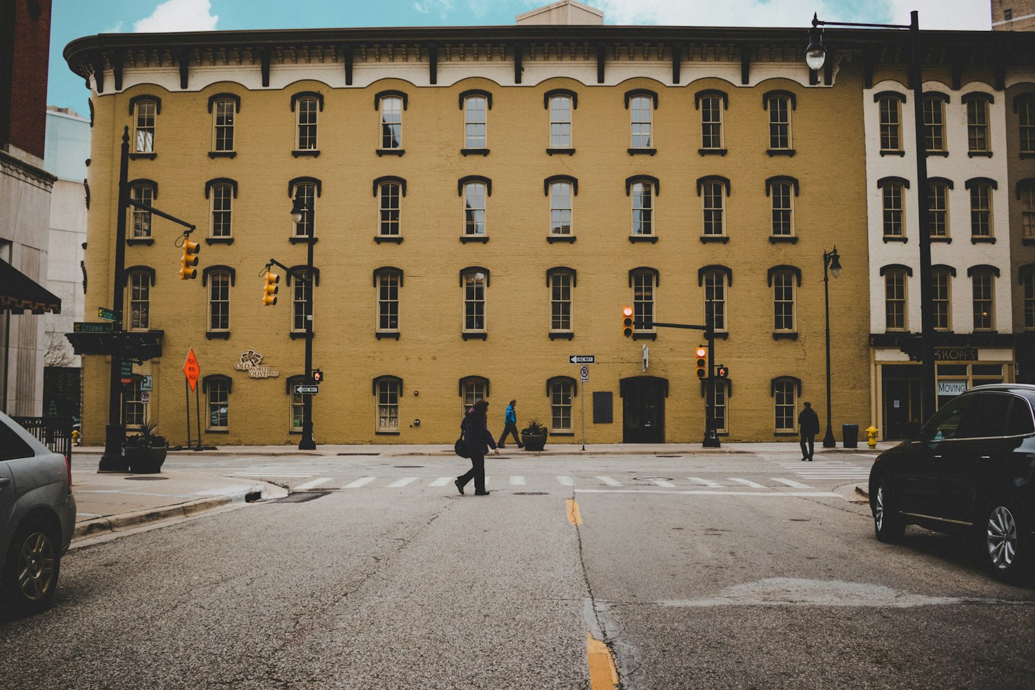 最新比索图案揭示菲律宾货币新面貌