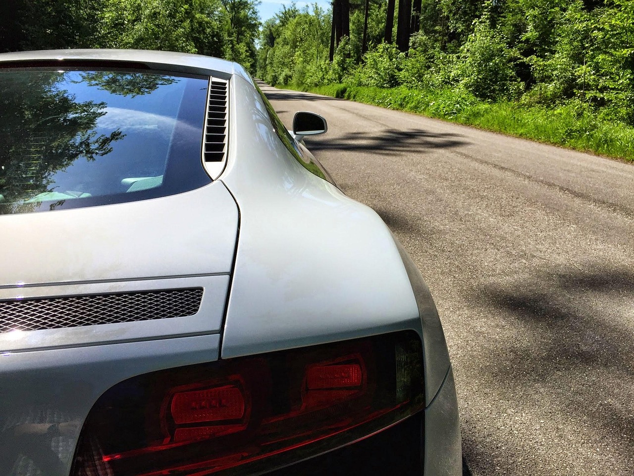 奥迪新款车型上市,引领豪华汽车市场新潮流