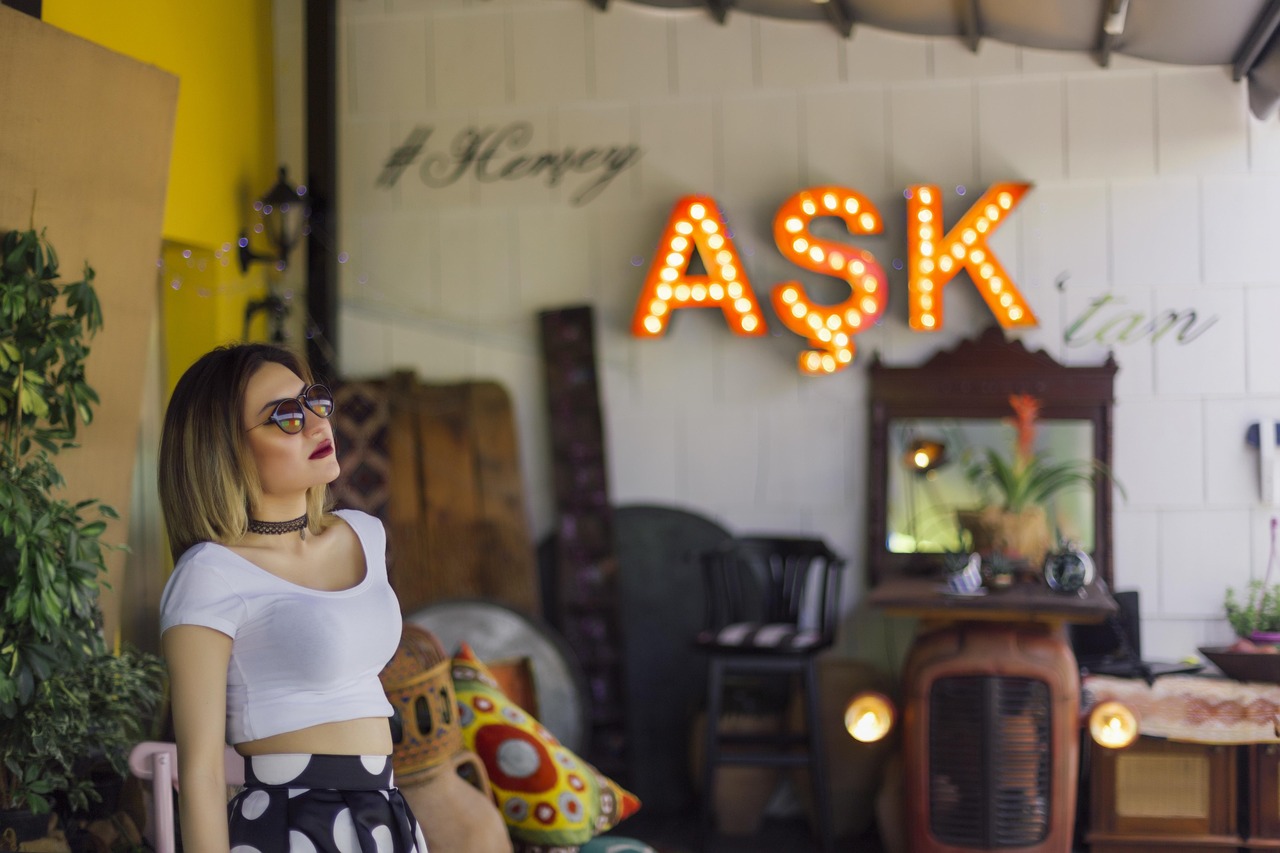 午夜性生活电影,探索成人世界的神秘角落之旅