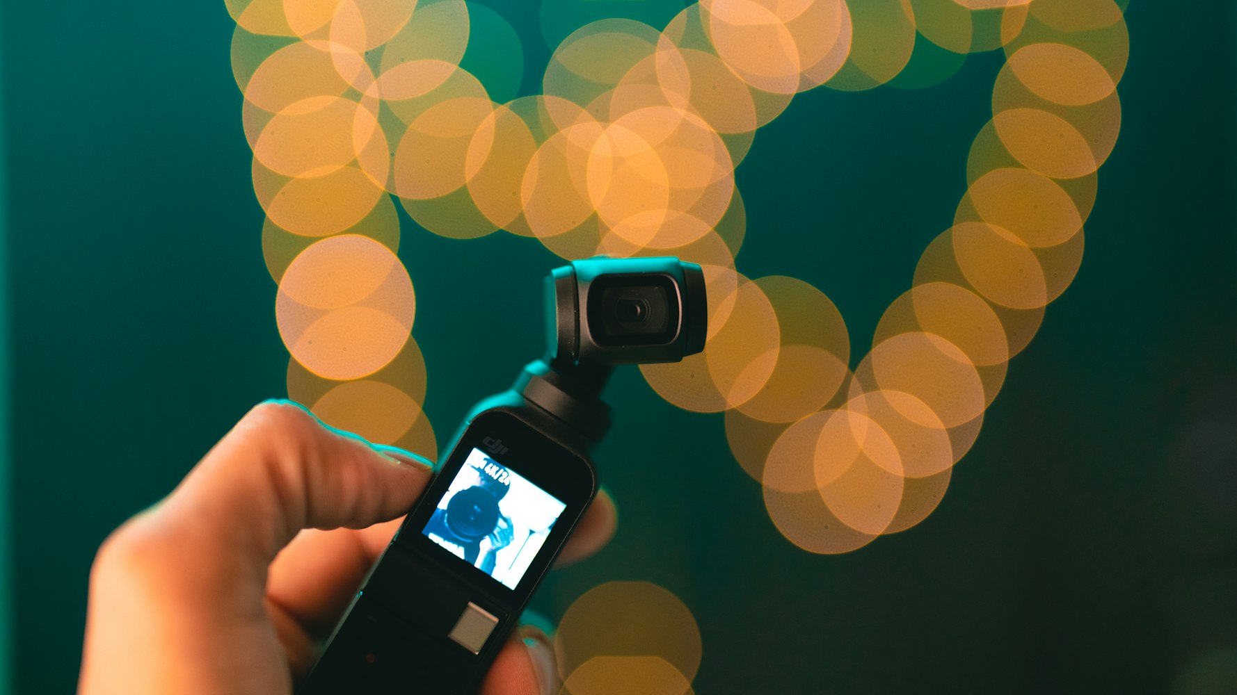 白百色最新视频发布,探索与发现的时代魅力