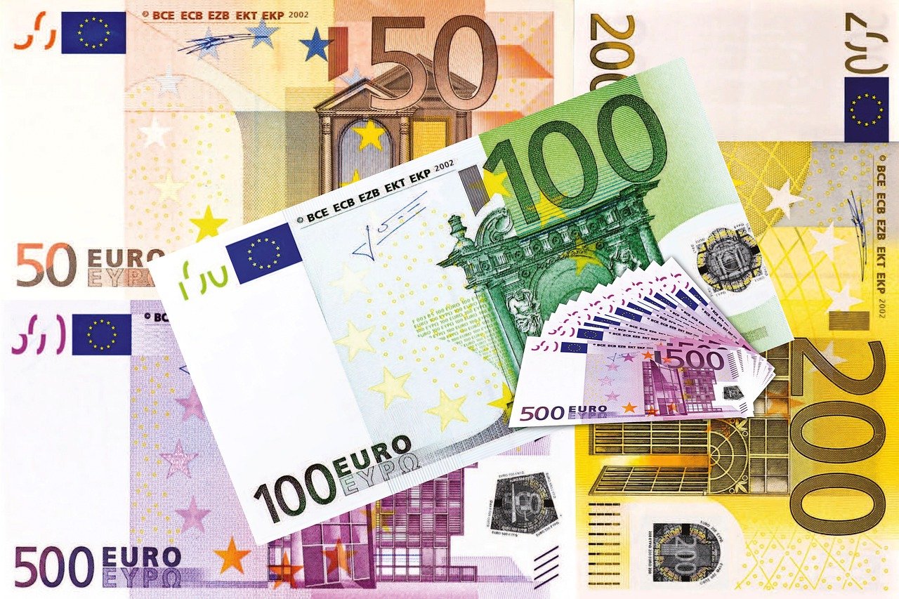 第四套人民币大全套现行价格及市场影响分析