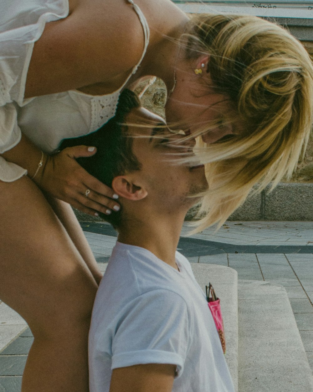 娱乐圈热议,明星亲吻引发的公众反应