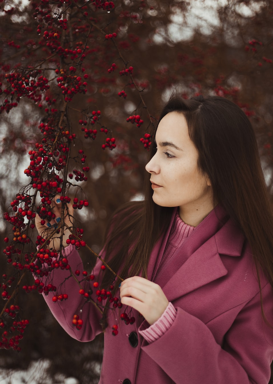 时尚与艺术交融，短发女动漫头像的精选集合