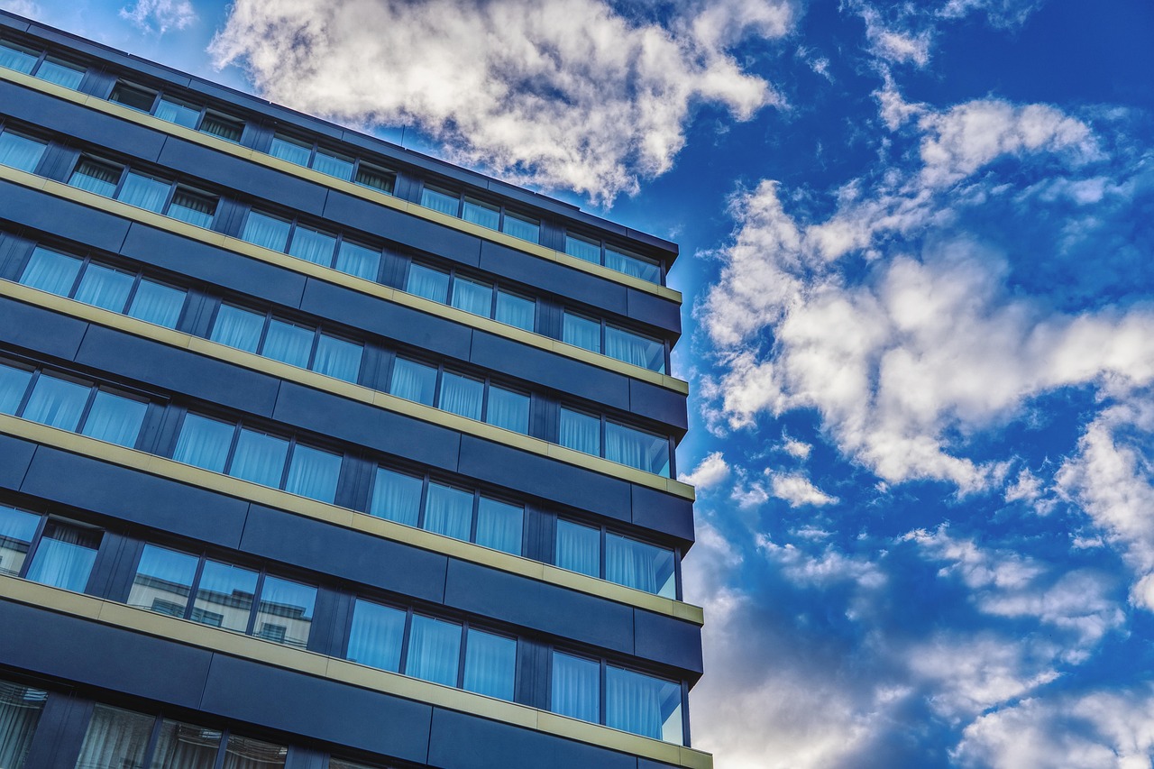 城市新地标崛起,最新楼盘盛大开盘,引领市场新风向