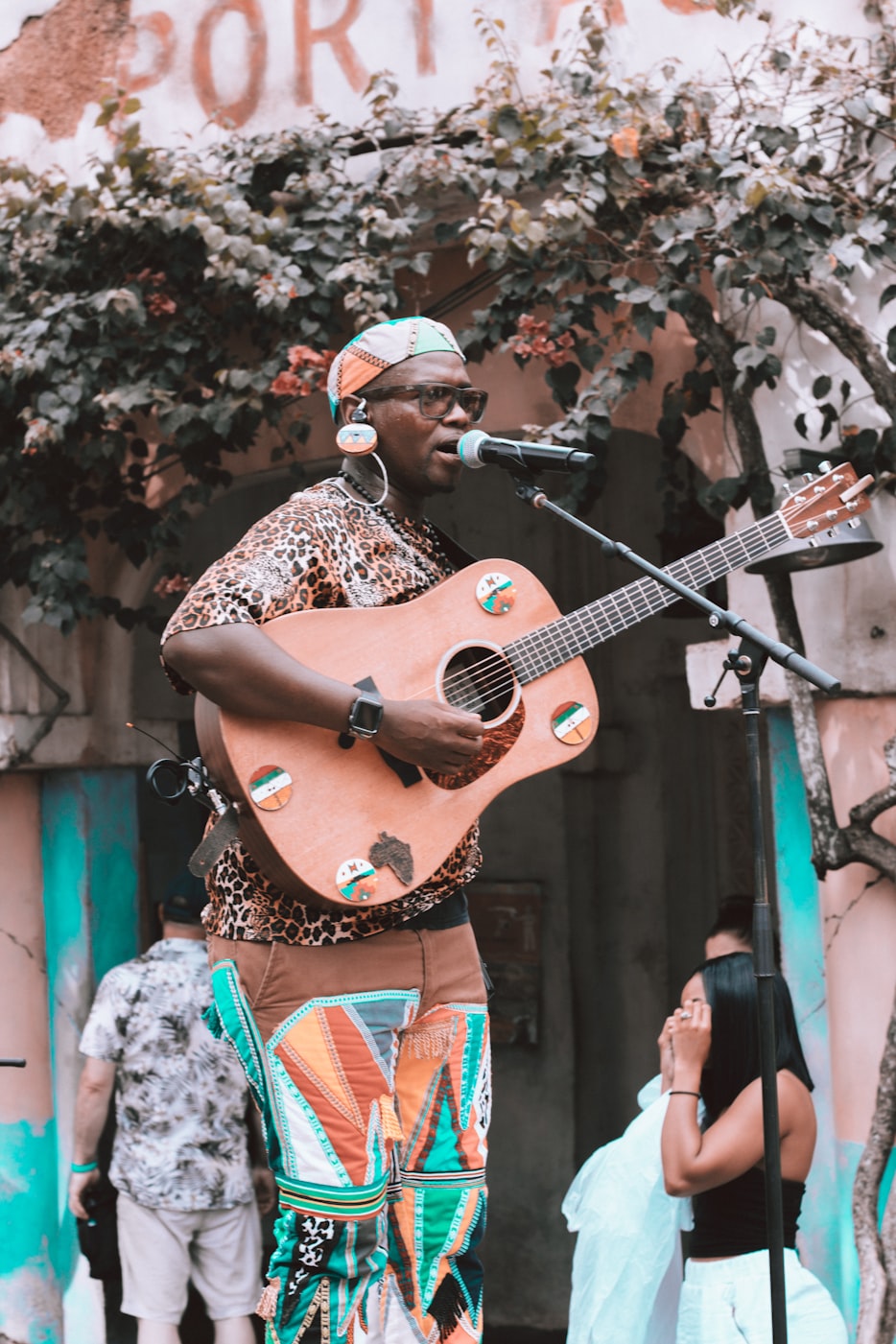 都市笑口组演员，演绎生活喜剧的力量