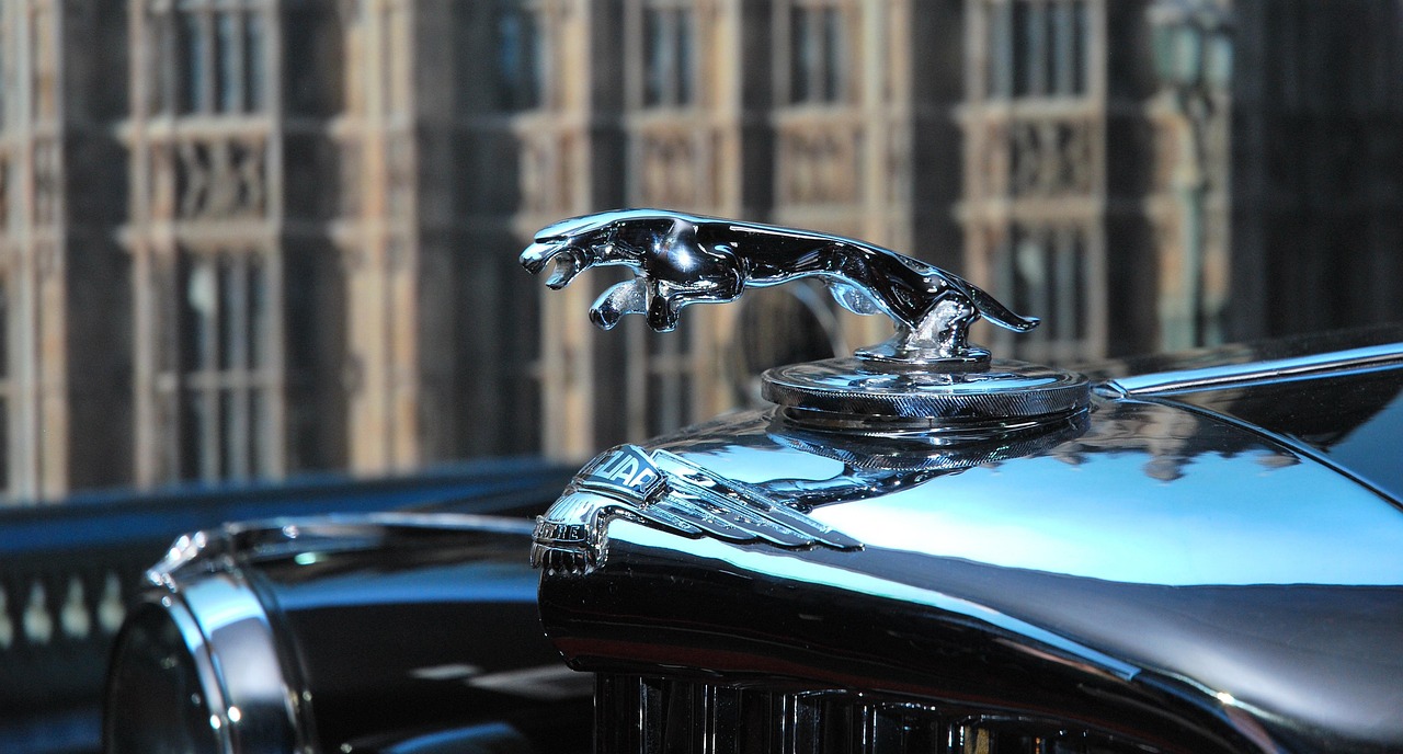 捷豹路虎上市，豪华汽车市场新里程碑